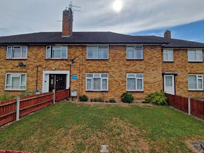 2 Bedroom Flat To Rent In Brook Road, Borehamwood, WD6
