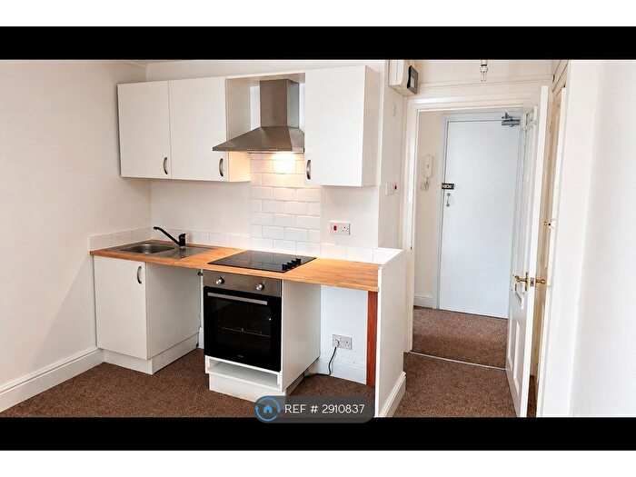 1 Bedroom Flat To Rent In Lipson Road, Plymouth, PL4
