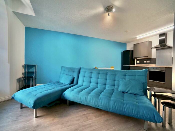 1 Bedroom Flat To Rent In York Place, Bangor, LL57