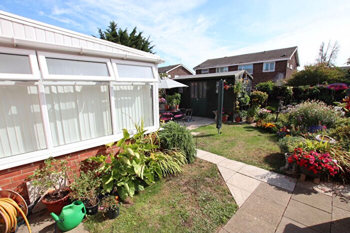 2 Bedroom Flat For Sale In Land Close, Clacton On Sea, CO16