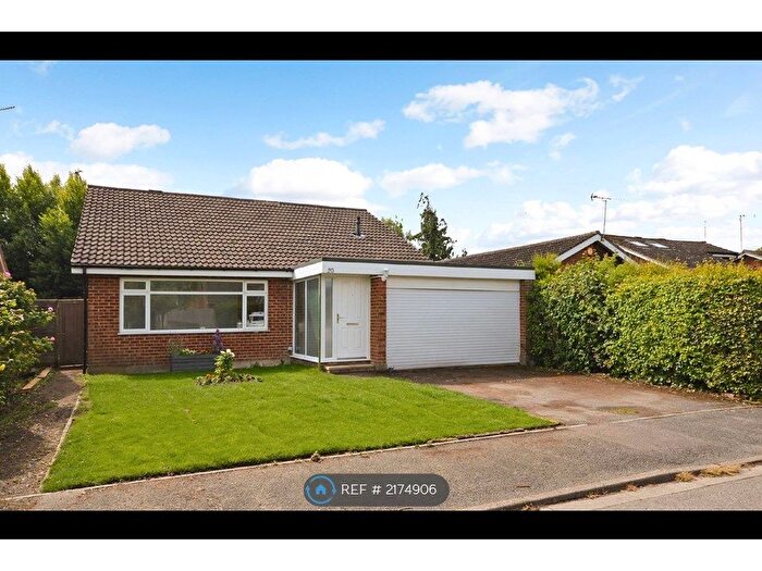 4 Bedroom Bungalow To Rent In Irvine Drive, Stoke Mandeville, Aylesbury, HP22