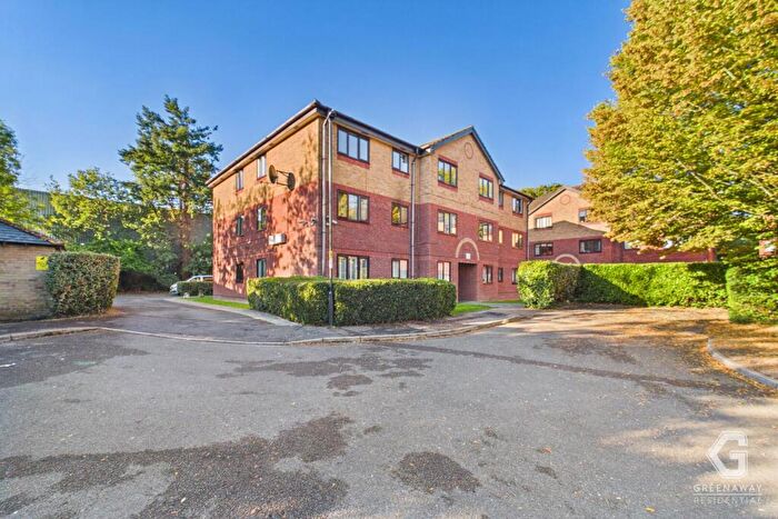 2 Bedroom Apartment For Sale In West Green, Crawley, RH10