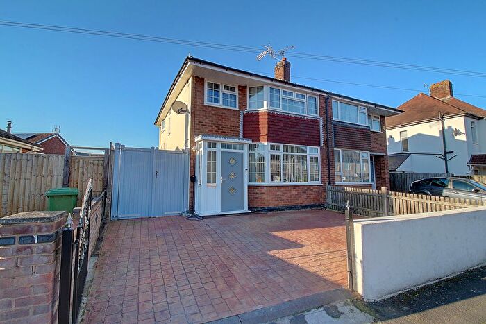 4 Bedroom Semi Detached House For Sale In Hammersley Street, Bedworth, CV12