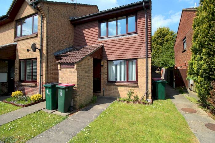 1 Bedroom Flat To Rent In Capsey Road, Ifield West, RH11