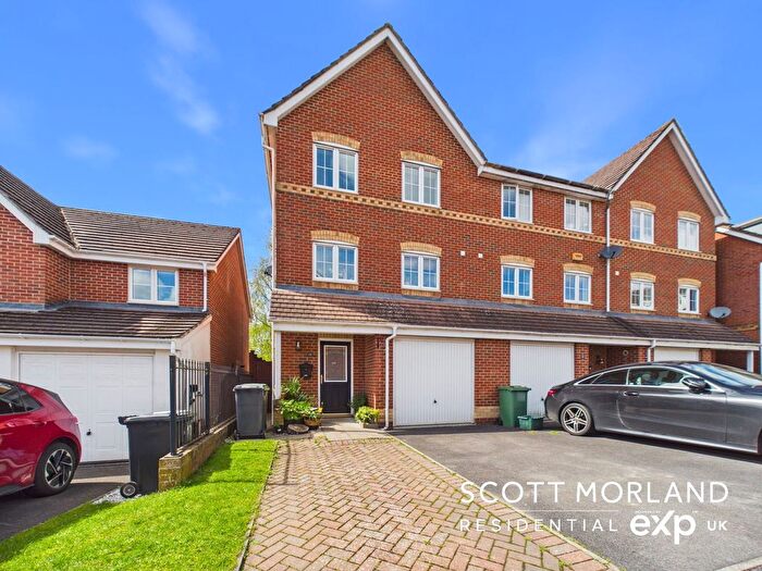 3 Bedroom End Terrace House For Sale In Blunt Road, Beggarwood, Basingstoke, RG22