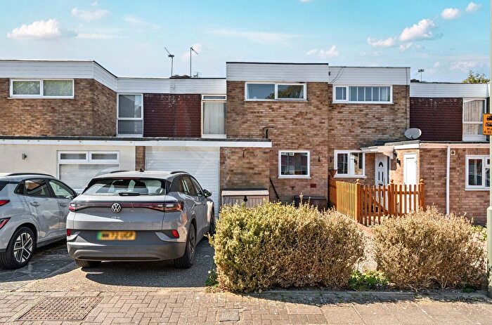 3 Bedroom Terraced House For Sale In Fox Close, Orpington, BR6