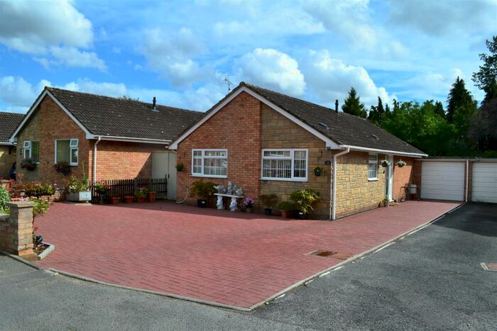 3 Bedroom Detached Bungalow For Sale In Buckfield Road, Leominster, HR6