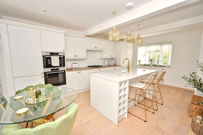 3 Bedroom Semi-Detached House For Sale In Knights Way, Dover, CT16