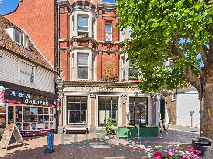 1 Bedroom Flat To Rent In Castle Street, Tonbridge, Kent, TN9