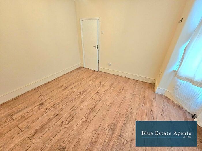 4 Bedroom Terraced House To Rent In Standard Road, Hounslow, TW4