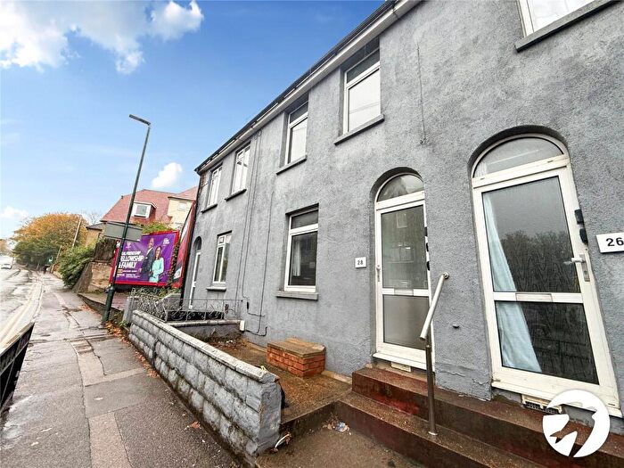 3 Bedroom Terraced House To Rent In London Road, Rochester, Kent, ME2