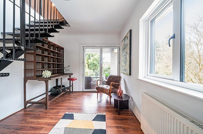 5 Bedroom Detached House To Rent In Hadrian Way, Chilworth, Southampton, Hampshire, SO16