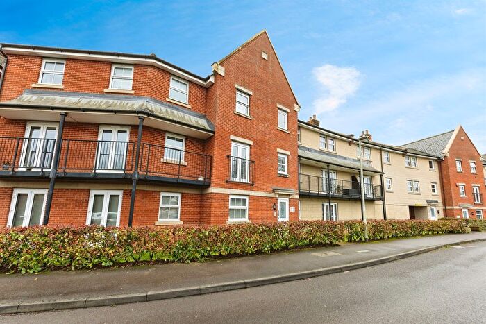 2 Bedroom Flat For Sale In Cirrus Drive, Shinfield, Reading, RG2