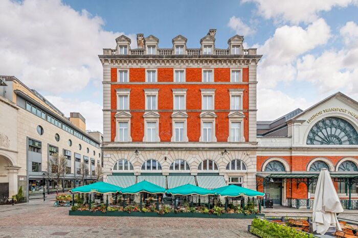 2 Bedroom Flat For Sale In The Piazza, London, WC2E