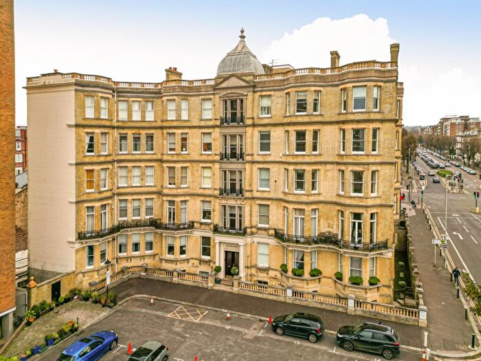 2 Bedroom Flat To Rent In Grand Avenue Hove, BN3