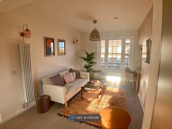 4 Bedroom Flat To Rent In Newburn Street, London, SE11