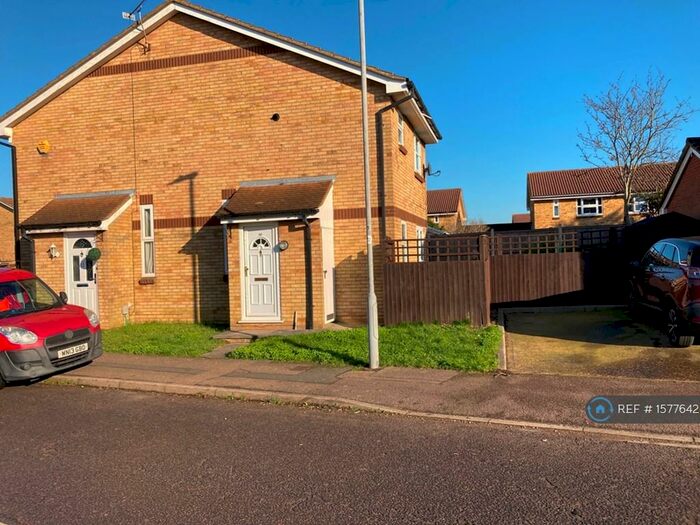 1 Bedroom Semi-Detached House To Rent In Rochford Drive, Luton, LU2
