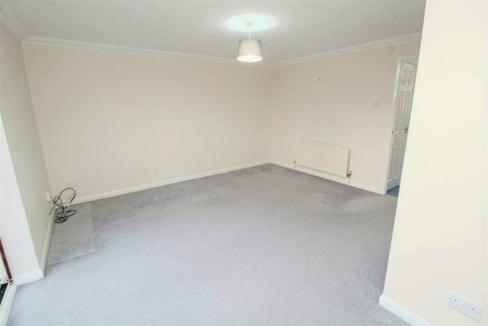 3 Bedroom Semi-Detached House For Sale In Yalts Brow, Emerson Valley, Milton Keynes, MK4