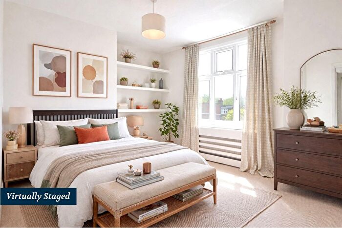 3 Bedroom Flat For Sale In Chatsworth Road, Mapesbury, NW2