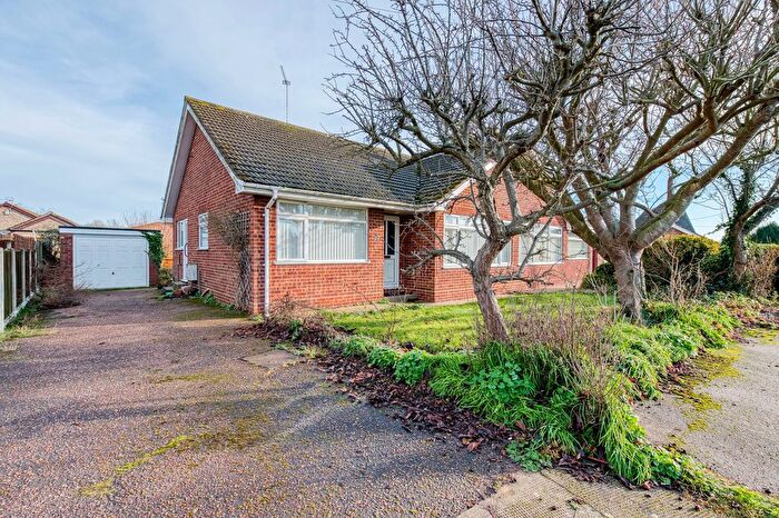 2 Bedroom Semi Detached Bungalow For Sale In Yew Tree Close, Bradwell, NR31