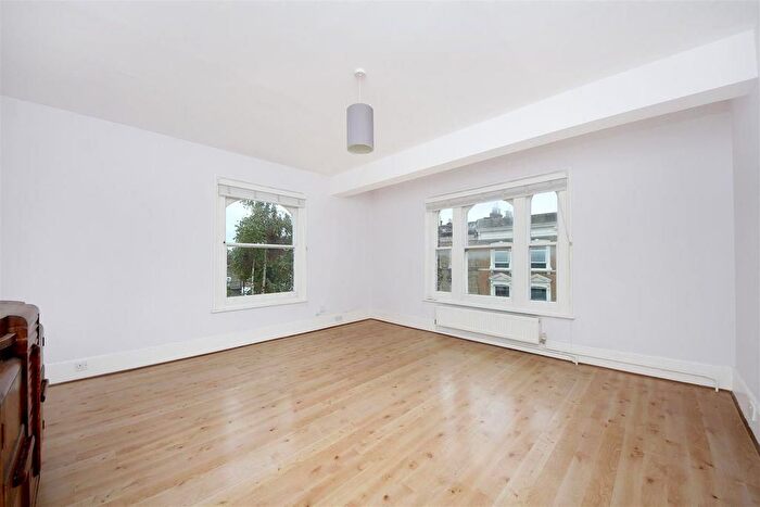 2 Bedroom Flat For Sale In Churchfield Road, London, W3