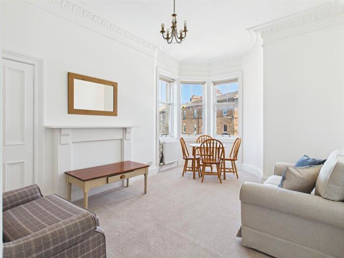 2 Bedroom Flat To Rent In Lochrin Terrace, Tollcross, Edinburgh, EH3