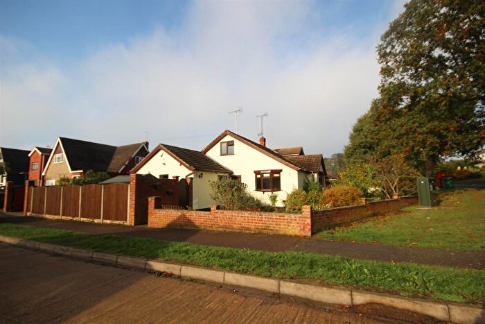 3 Bedroom Semi-Detached House To Rent In The Gardens, Doddinghurst, CM15