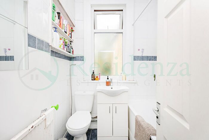 4 Bedroom Terraced House To Rent In Park Avenue, Mitcham, CR4