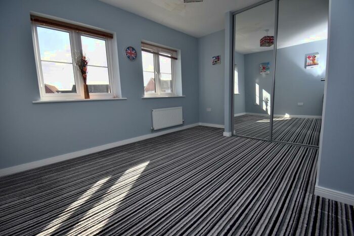 3 Bedroom Town House To Rent In Hedgerows Hoo, ME3