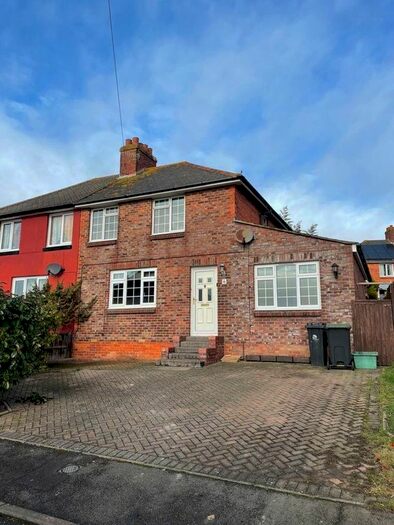 4 Bedroom Property To Rent In Wessex Road, Weymouth, DT4