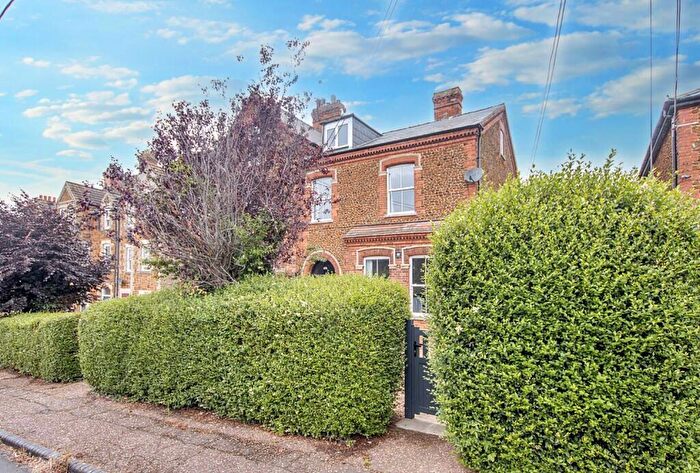 2 Bedroom Apartment For Sale In Avenue Road, Hunstanton, Norfolk, PE36