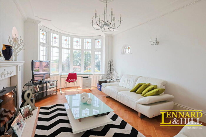 4 Bedroom Detached Bungalow For Sale In Wood View, Grays, RM16