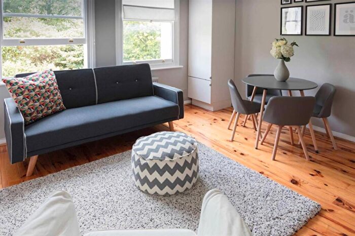 1 Bedroom Flat For Sale In Brondesbury Road, NW6