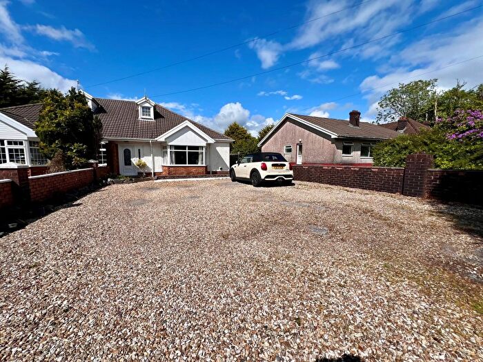 3 Bedroom Semi-Detached Bungalow For Sale In Nantycaws, Carmarthen, Carmarthenshire, SA32