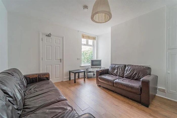 4 Bedroom Maisonette To Rent In Stansfield Road, London, SW9