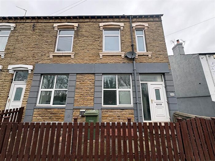 3 Bedroom Semi Detached House For Sale In High Street, Ossett, WF5