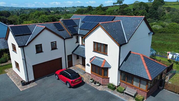 4 Bedroom Detached House For Sale In Llanybydder, SA40