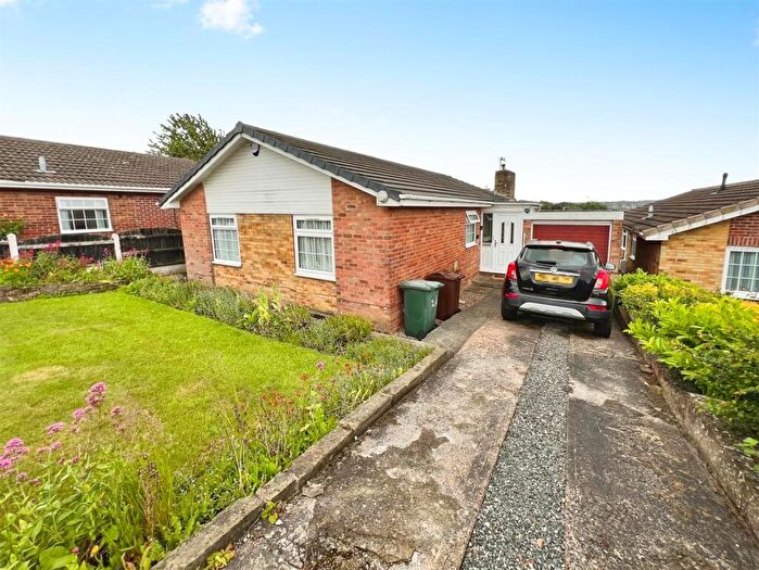 3 Bedroom Detached Bungalow For Sale In Geraldton Avenue, Bradford, BD2