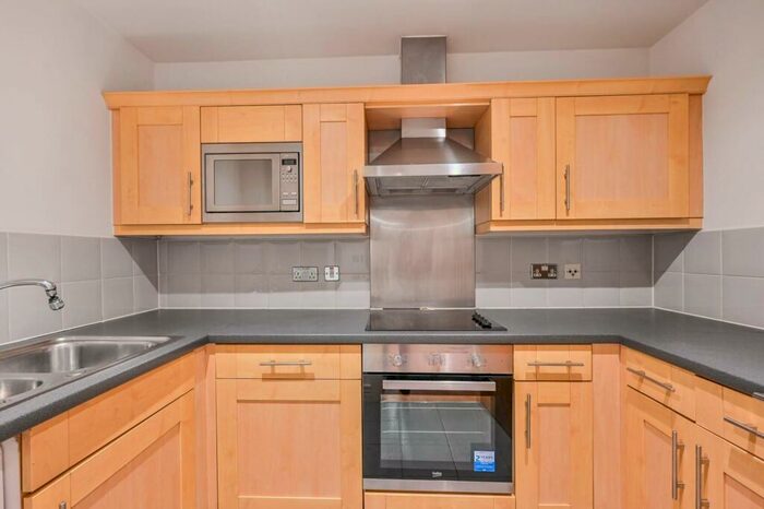 1 Bedroom Flat For Sale In Londinium Tower, Mansell Street, City, London, E1