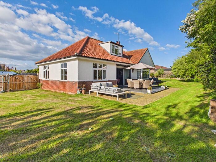 5 Bedroom Detached House For Sale In Fearns Close, Cromer, NR27