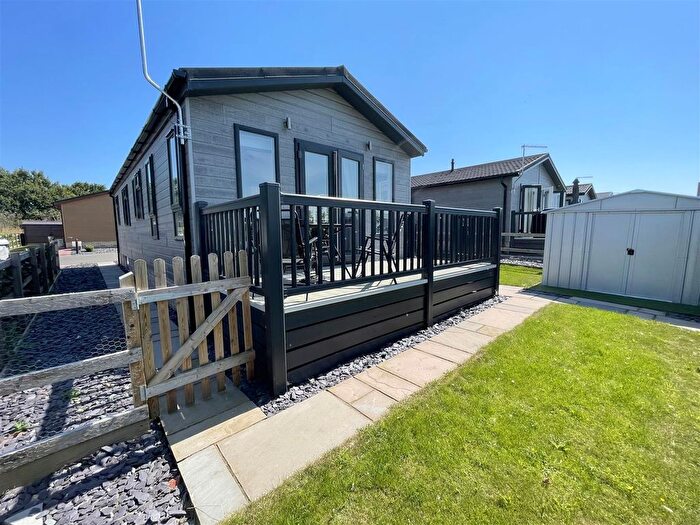 2 Bedroom Mobile/park Home For Sale In Seven Hills, Nacton Road, Bucklesham, Ipswich, IP10