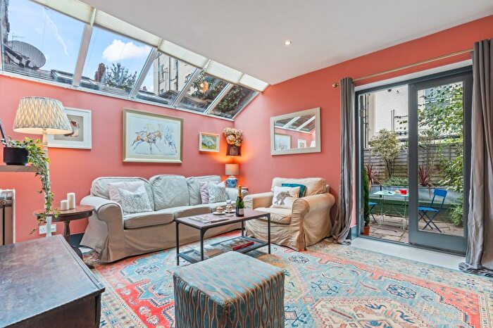 2 Bedroom Flat For Sale In Musard Road, Barons Court, W6