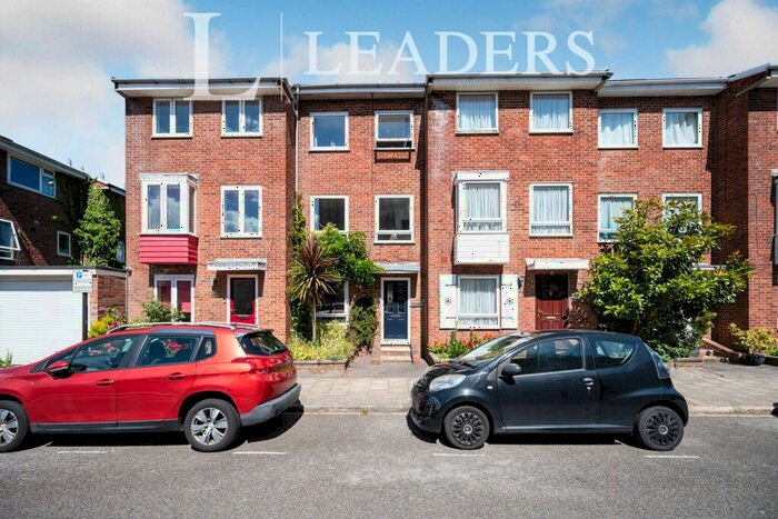 4 Bedroom Terraced House To Rent In St Thomas Street, Southsea, PO1