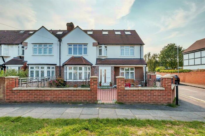 6 Bedroom End Of Terrace House To Rent In Tudor Drive, Kingston Upon Thames, KT2