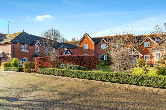 3 Bedroom End Of Terrace House For Sale In Coverdale Court, Yeovil, BA21