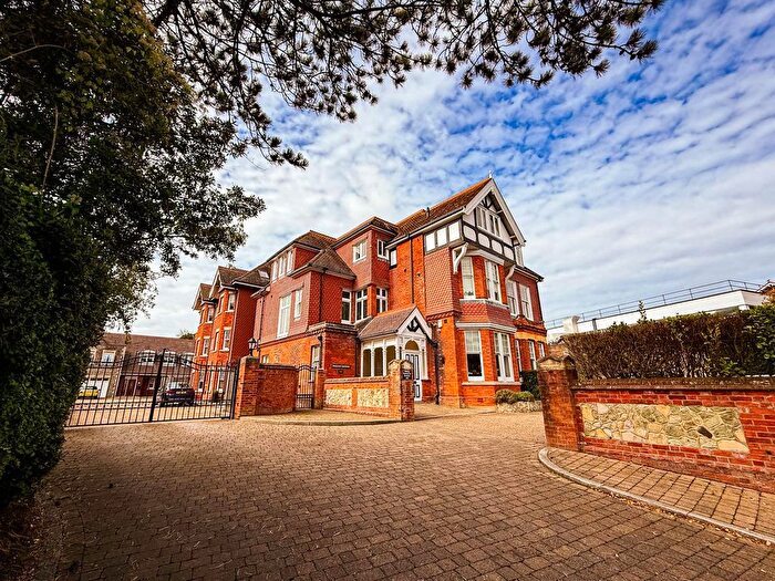 2 Bedroom Flat For Sale In Gaudick Place, Eastbourne, BN20