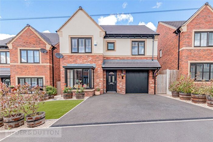 4 Bedroom Detached House For Sale In St James Close, Stalybridge, Greater Manchester, SK15