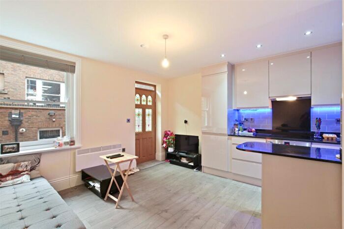 1 Bedroom Flat To Rent In Rahuls Court, Comet Place, Deptford, London, SE8