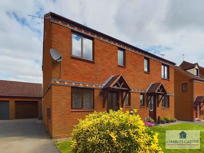 3 Bedroom Semi-Detached House To Rent In Mowbray Avenue, Stonehills, Tewkesbury, GL20
