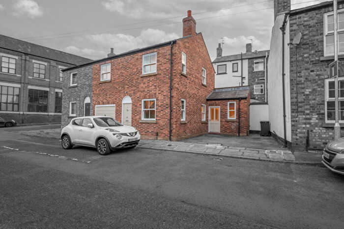 3 Bedroom Semi Detached House To Rent In Lord Street, Macclesfield, SK11